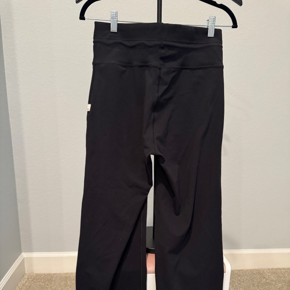 Vuori Daily Wide Leg Pants Black Medium - Picture 3 of 4